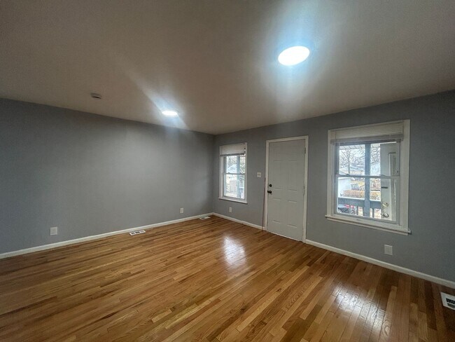 Foto del edificio - Cozy 3 Bedroom Single Family House for Rent in Neptune!