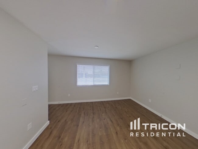 Building Photo - 14033 N 61st Ave
