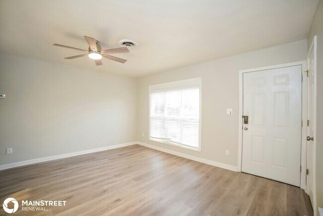Foto del edificio - 1510 DOUGLAS DR, FRANKLIN, IN 46131