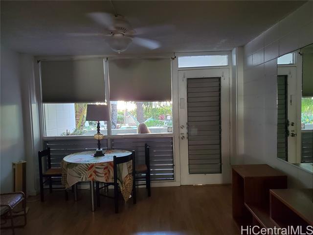 Foto del edificio - 425 Ena Rd