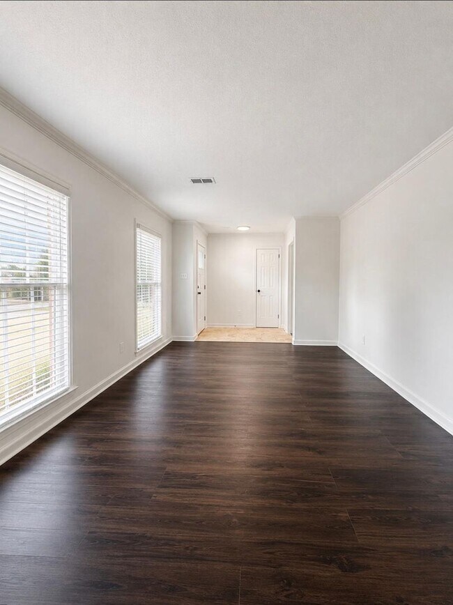 Foto del edificio - 567 Farmington Rd