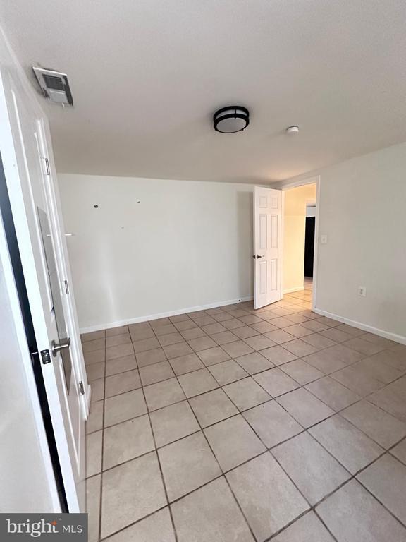 Building Photo - 9326 Wellington St