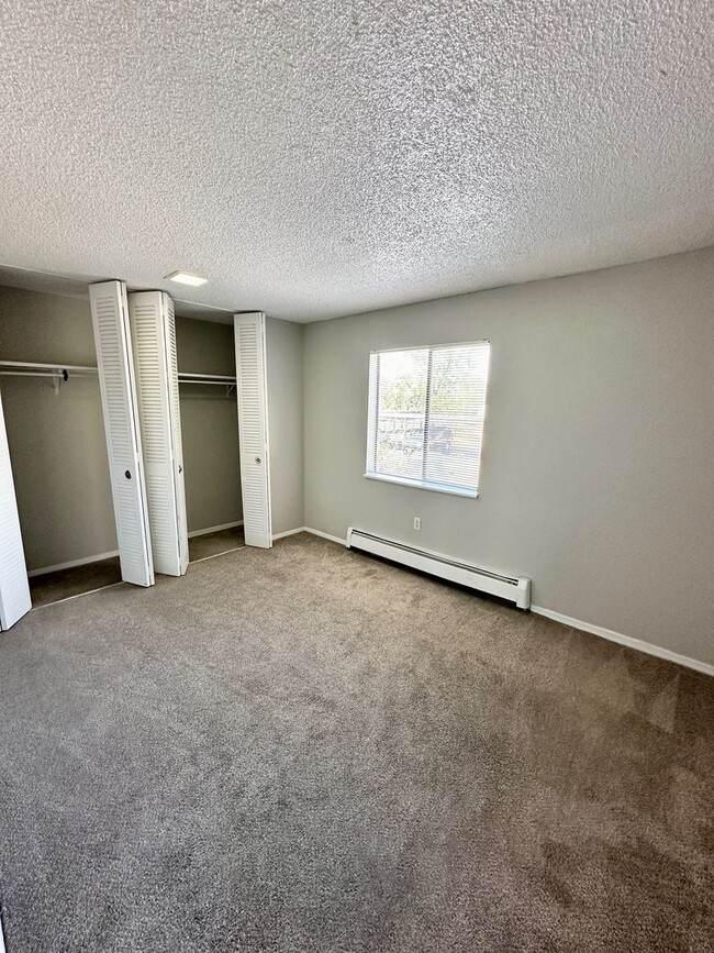 Building Photo - Charming 2 Bedroom in Aurora.