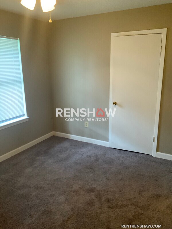 Foto del edificio - 142 Harrison Rd