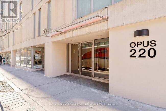 Photo du bâtiment - 220 Victoria St