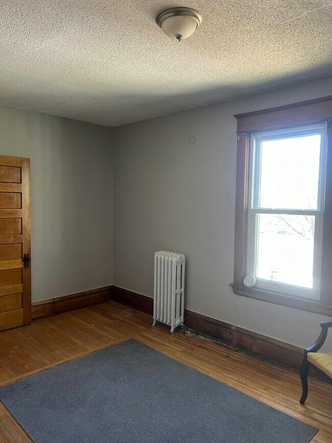 Foto del edificio - 984 Wakefield Ave