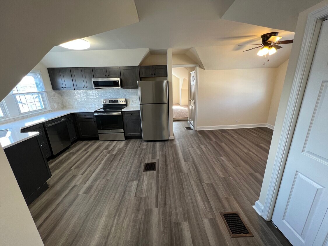 Kitchen - 2609 Broadway Ave