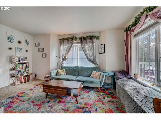 Sala de estar - 11821 SE Pine St