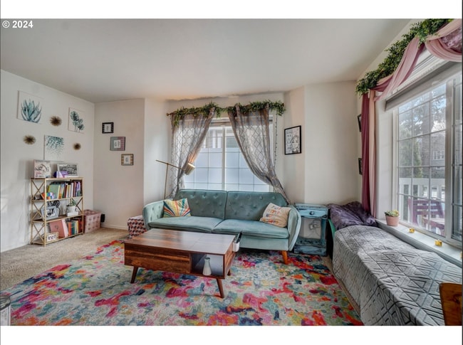 Living Room - 11821 SE Pine St