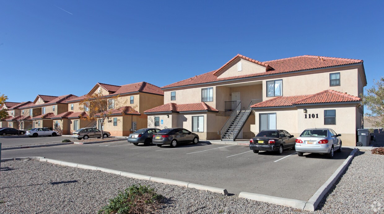 Primary Photo - 1101-1109 Meadowlark Way SE