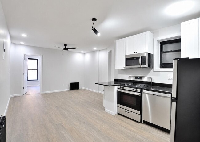 Building Photo - 43 Underhill Ave