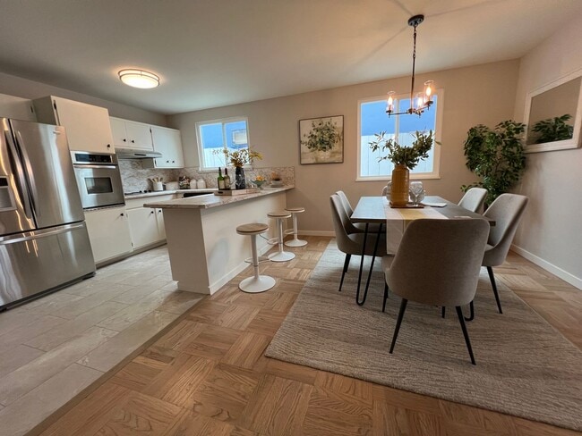 Remodel Detached 4 Bed / 2 Bath Home Near ... - Remodel Detached 4 Bed / 2 Bath Home Near ...