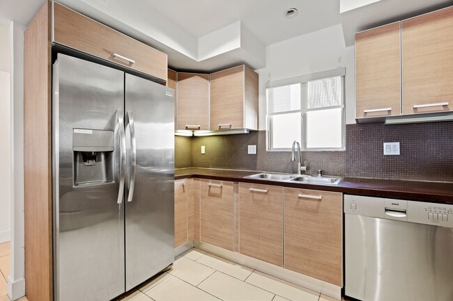 Building Photo - Armacost Bella by Wiseman