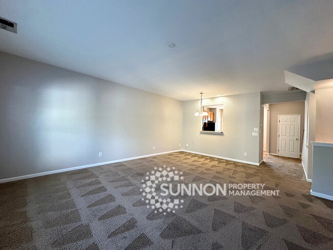 Building Photo - Spacious 3-Bedroom, 3.5-Bath Townhome off ...