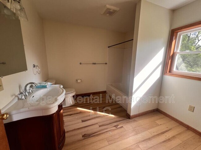 Foto del edificio - 296 E County Rd