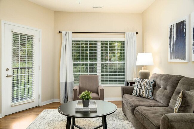 Foto del edificio - 5799 Fenimore Trail Dr W