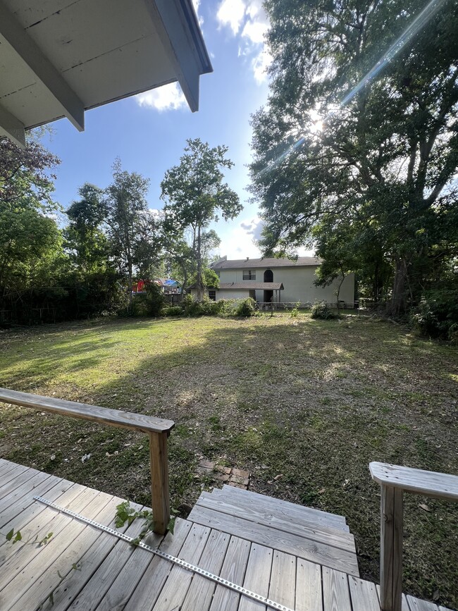 Building Photo - 352 East Dr