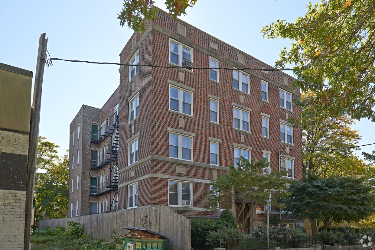4 la calle Cogswell Ave - Meadow Park