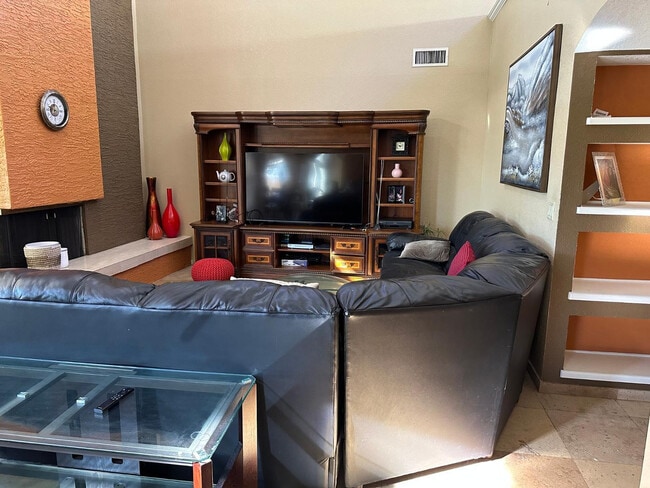 Foto del edificio - 8377 E Thoroughbred Trail