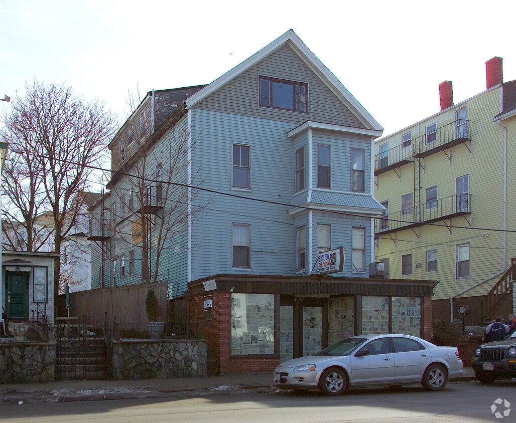 Foto del edificio - 582 S Main St