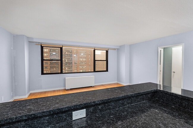 Building Photo - 201 Saint Pauls Ave