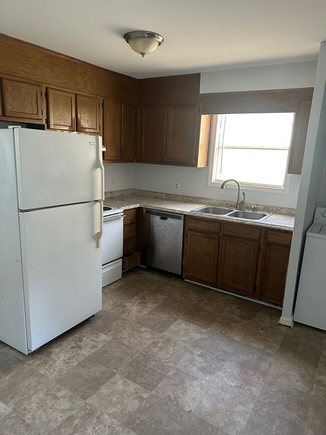 Photo - 407 S Merritt Mill Rd Apartment