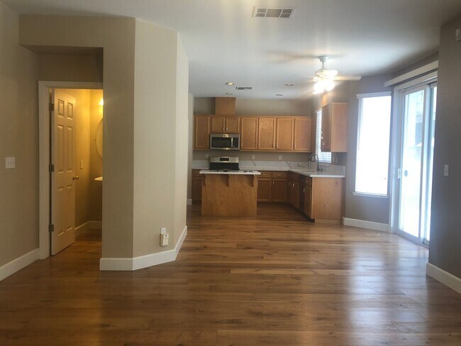 Building Photo - Nice home in Tracy