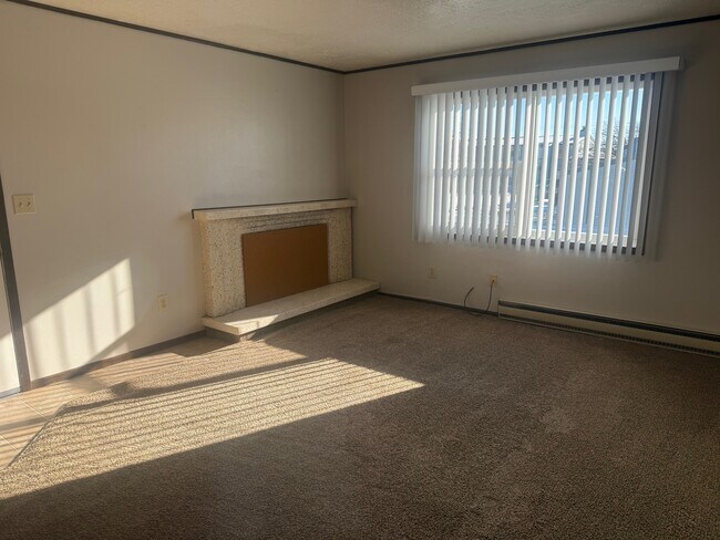 Foto del edificio - 704 Miller Ct