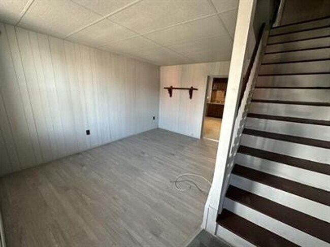 Foto del edificio - AVAILABLE FOR SHOWING NOW!!! 2BR/1BA  W/ Laundry Hook-Up!