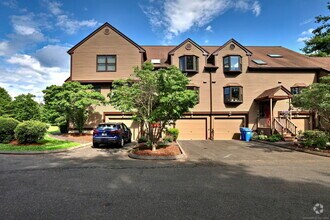 Building Photo - 14 Rosewood Cir