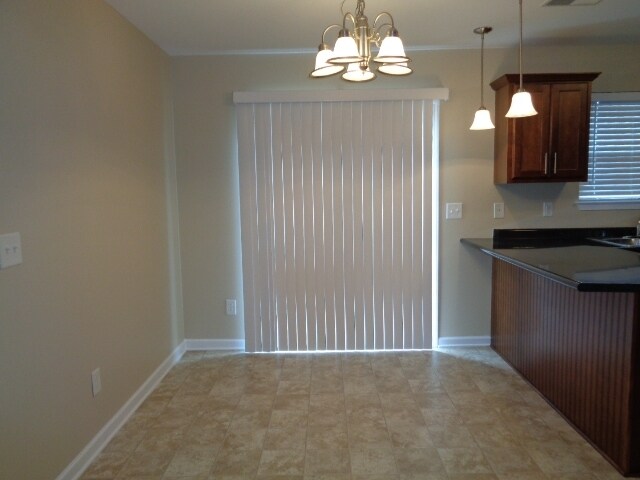 Foto del edificio - 484 Albion Cir