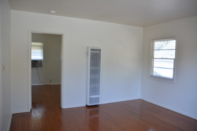 Building Photo - 605 N Holliston Ave