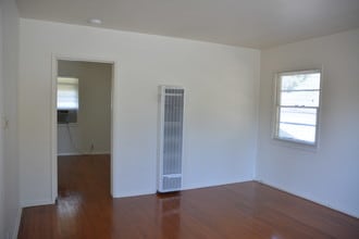 Living Room - 605 N Holliston Ave