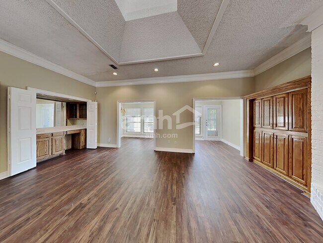 Foto del edificio - 1419 Mosslake Drive