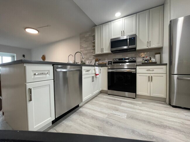 Foto del edificio - 1020 Country Club Dr