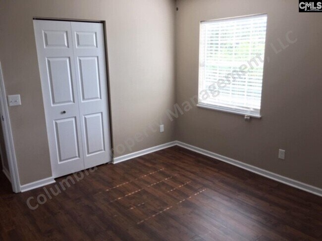 Building Photo - 105 Deerwood Run Trail