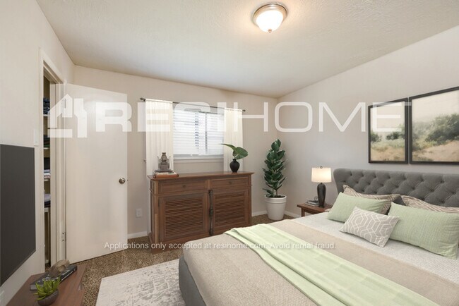 Building Photo - 222 La Fonda Drive
