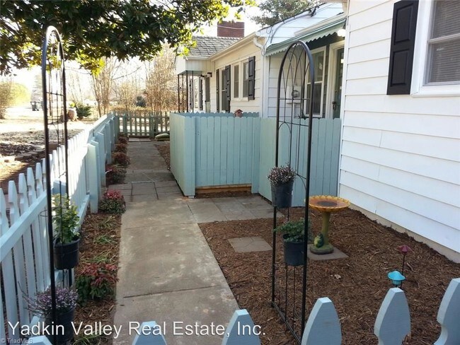 Building Photo - 3 br, 2 bath House - 4416 Spainhour Mill Road