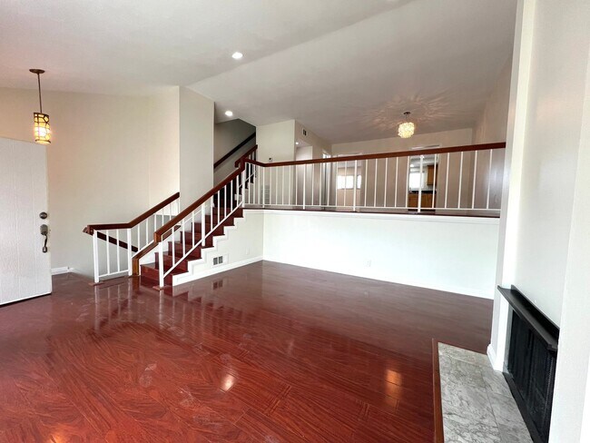 Foto del edificio - Large 3 bedroom townhome available in Buena Park