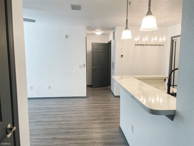 Building Photo - 2 br, 2 bath Condo - 4850 51st Street West...