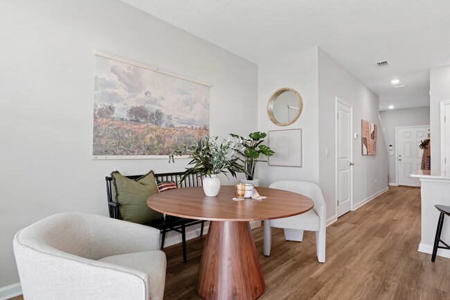 Building Photo - Casa Solara Townhomes