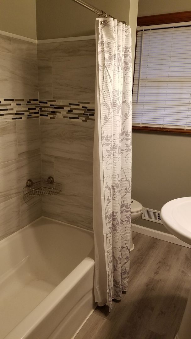 Foto del edificio - 3 BR / 1 BA Renovated Home North of Richmond, Available August 1