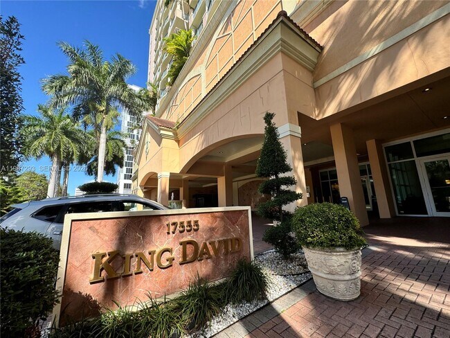 Foto del edificio - 17555 Atlantic Blvd