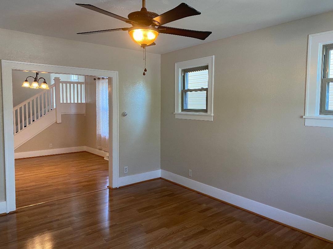 Livingroom - 216 N 12th Ave