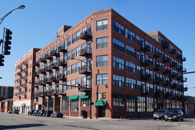 Building Photo - 2310 S Canal St
