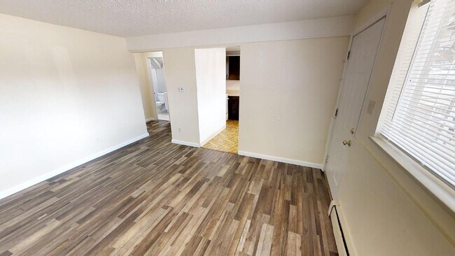 Building Photo - 325 Bonnie Ct