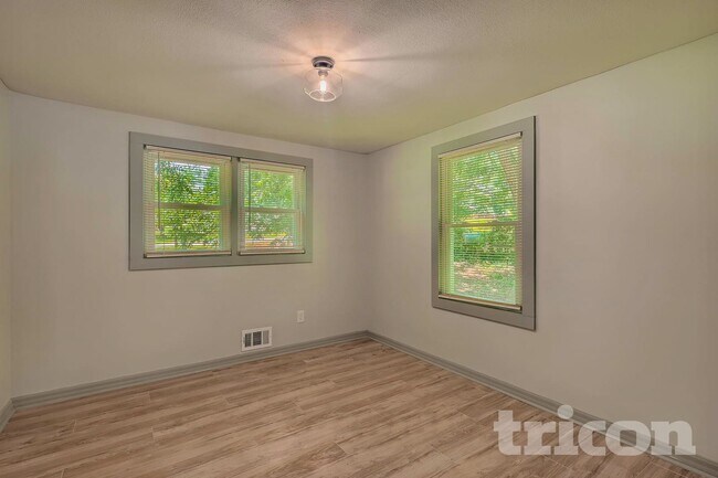 Foto del edificio - 11 Swan Dr