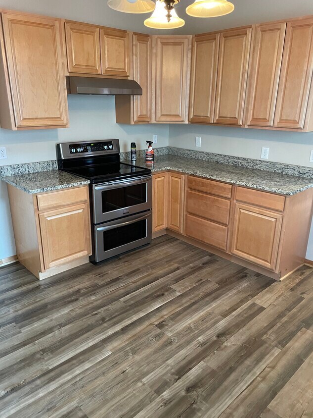 24 10th St, Derby, CT 06418 Apartments in Derby, CT