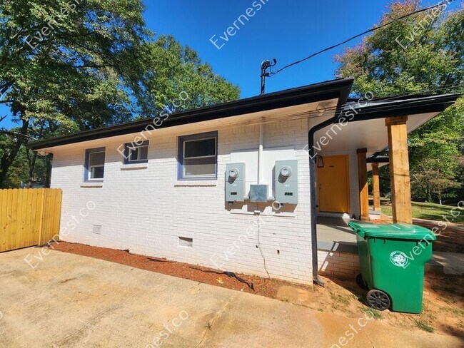 Building Photo - 2047 Nettie Ct