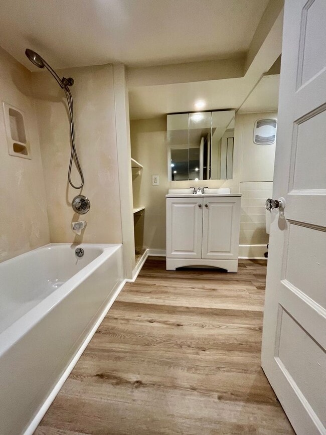 Building Photo - SPACIOUS STUDIO IN THE HEART OF THE INNER SUNSET/UCSF!!!